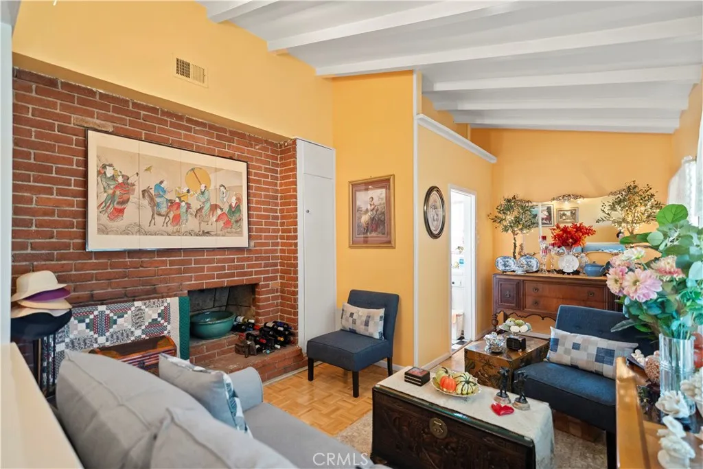 5737 Denny, North Hollywood, California 91601 home-pic-9